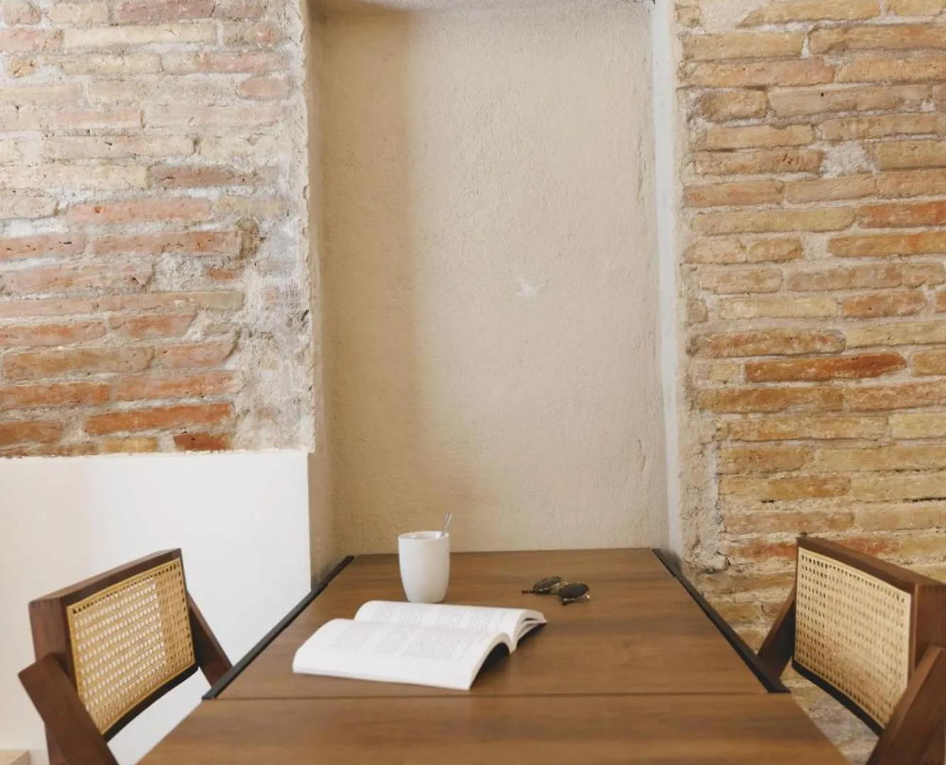 Bravissimo Mora 14, Monthly Apartment 지로나