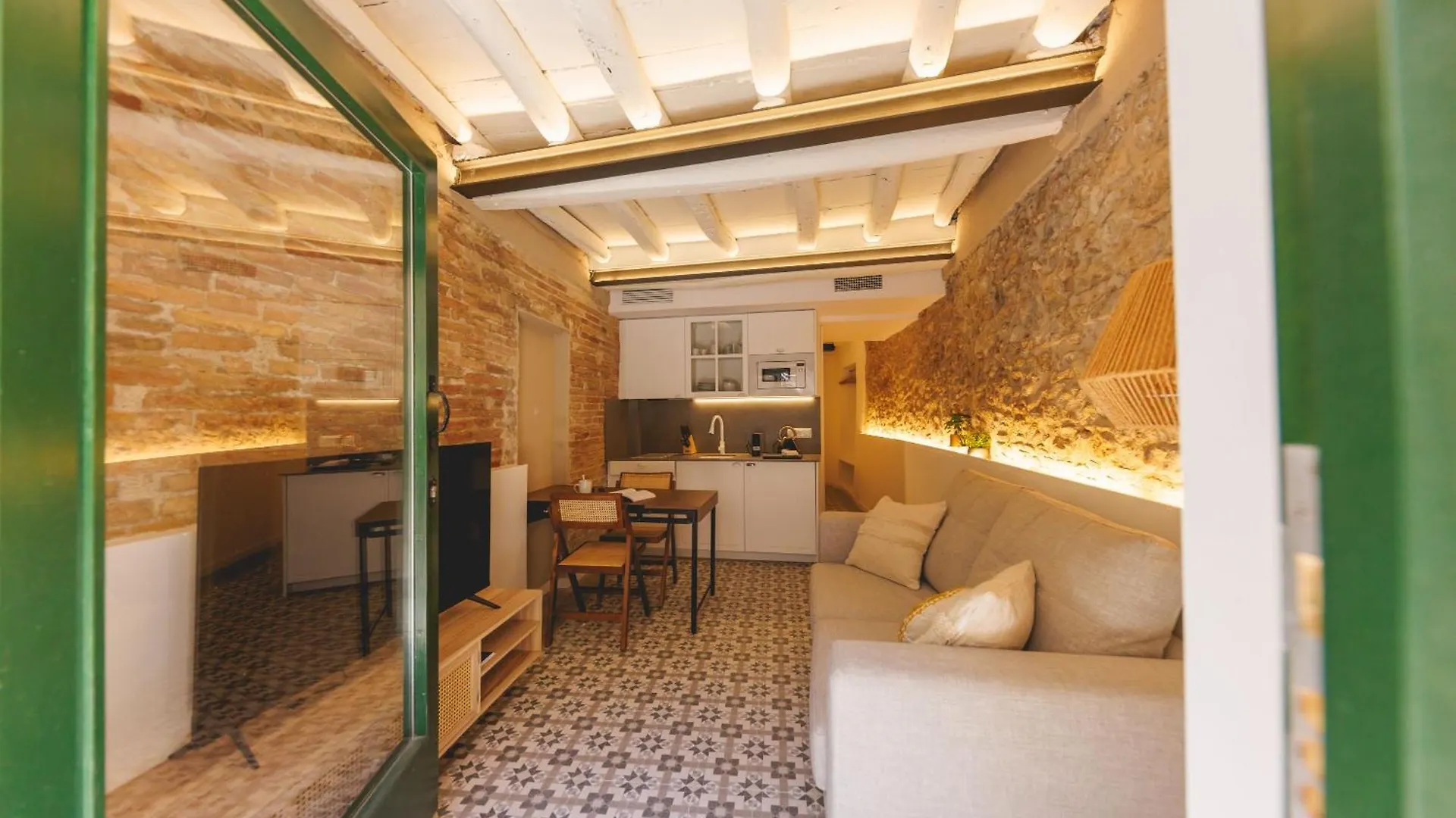 Bravissimo Mora 14, Monthly Apartment 지로나
