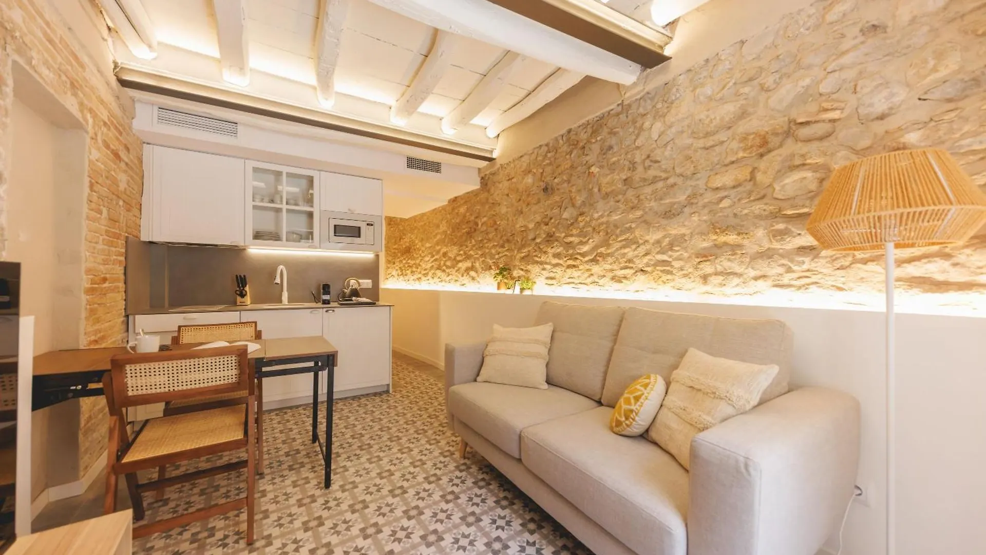 Bravissimo Mora 14, Monthly Apartment location